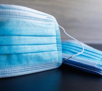 Cómo usar mascarillas desechables