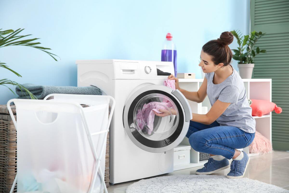 Cómo lavar ropa de trabajo muy sucia