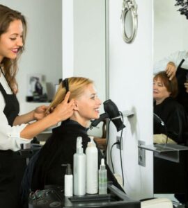 elegir uniforme de peluquería y evitar manchas